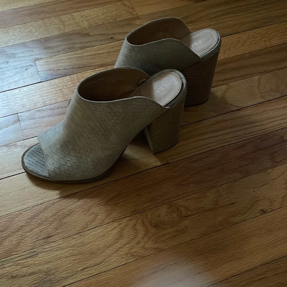 Platform heels - Picture 2 of 2